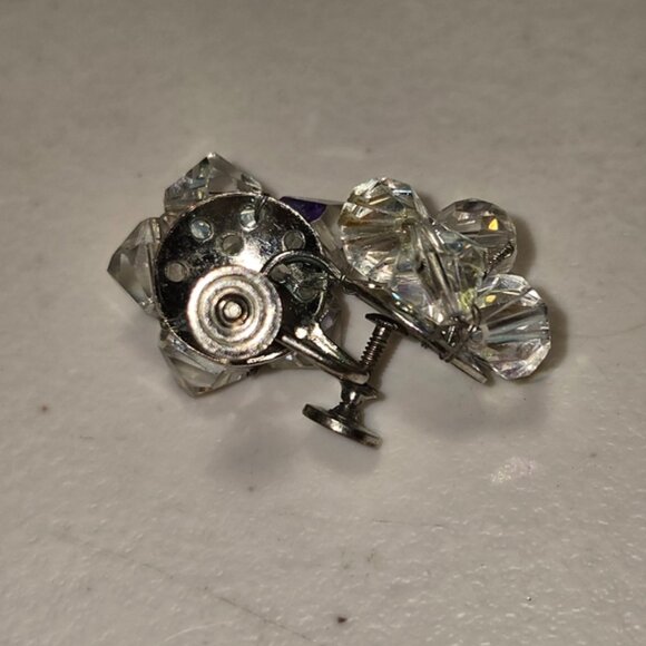 Vintage Flower Shape Crysal Screw On Earrings - Picture 2 of 3